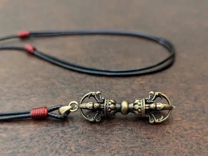 Vajra Dorje Anhänger: Spiritueller Schutz & Erleuchtung