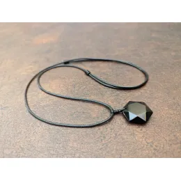 Schwarzer Obsidian Stern Anhänger: Schutz vor negativer Energie