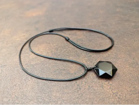 Schwarzer Obsidian Stern Anhänger: Schutz vor negativer Energie