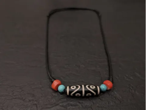 Echte tibetische "Dzi-Stein 8 Augen" Kette