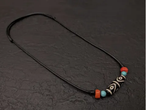 Echte tibetische "Dzi-Stein 8 Augen" Kette