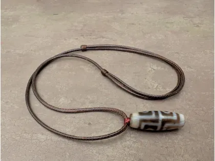 Pietra Dzi a 4 Occhi su Corino
