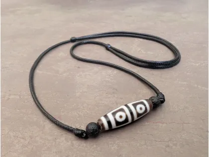 Collana Pietra Dzi - 4 Occhi con Roccia Vulcanica