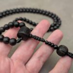 Tibetische Mala aus schwarzem Holz Om Mani Padme Hum