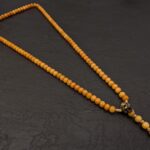 Natürlicher Vintage-Yak-Bon aus dem tibetischen Buddhismus mit Schädelanhänger und Schamanen-Kali-Halskette