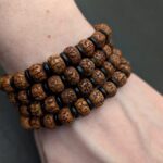 Tibetisches Rudraksha Armband mit Ebenholz