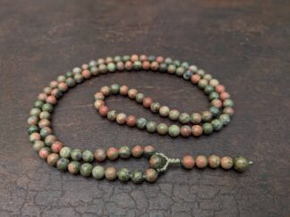 Mala Kette aus Unakit - Ihr Anker für Balance und Herzöffnung