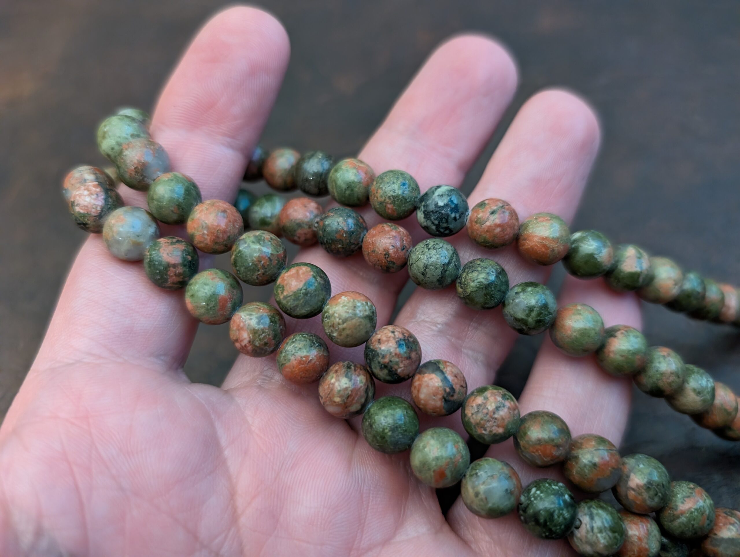 Mala Kette aus Unakit - Ihr Anker für Balance und Herzöffnung