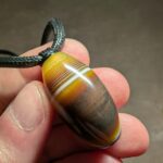 Anhänger aus natürlichem Achat, Nahaufnahme