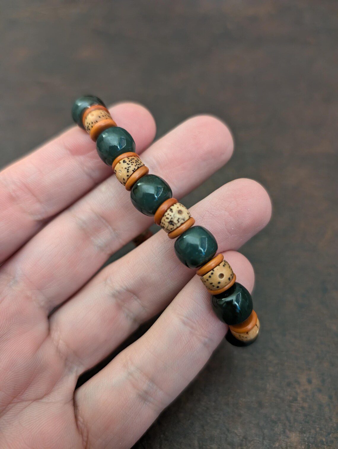 Armband aus grüner Jade (Nephrit) und Bodhi-Samen